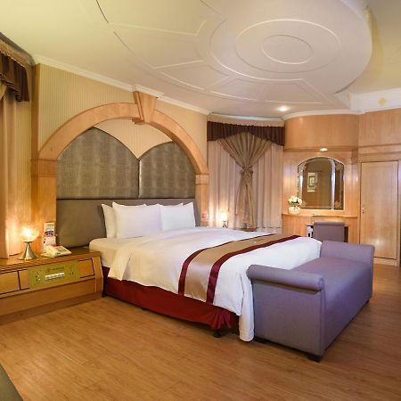 Natoli Motel Тайнань Экстерьер фото